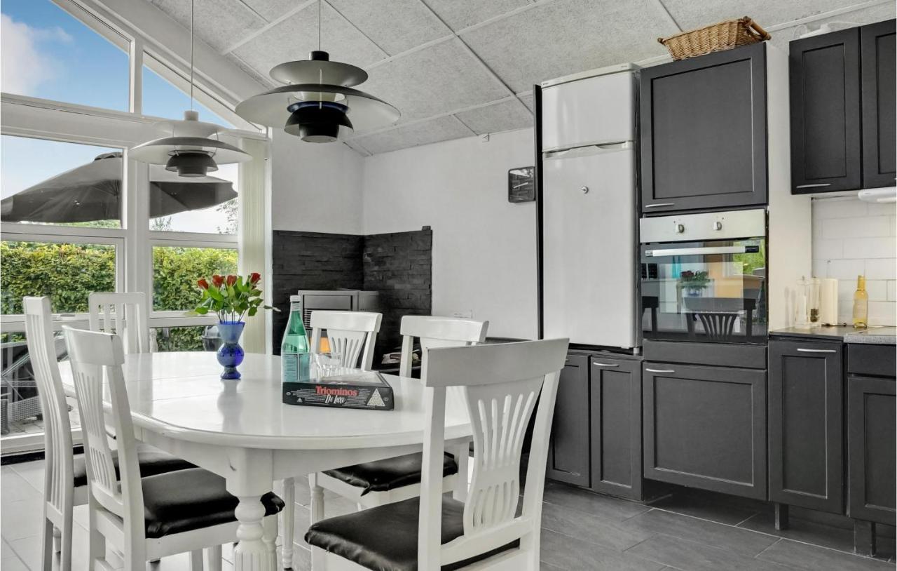 Beautiful Home In Borkop With Kitchen Exterior foto