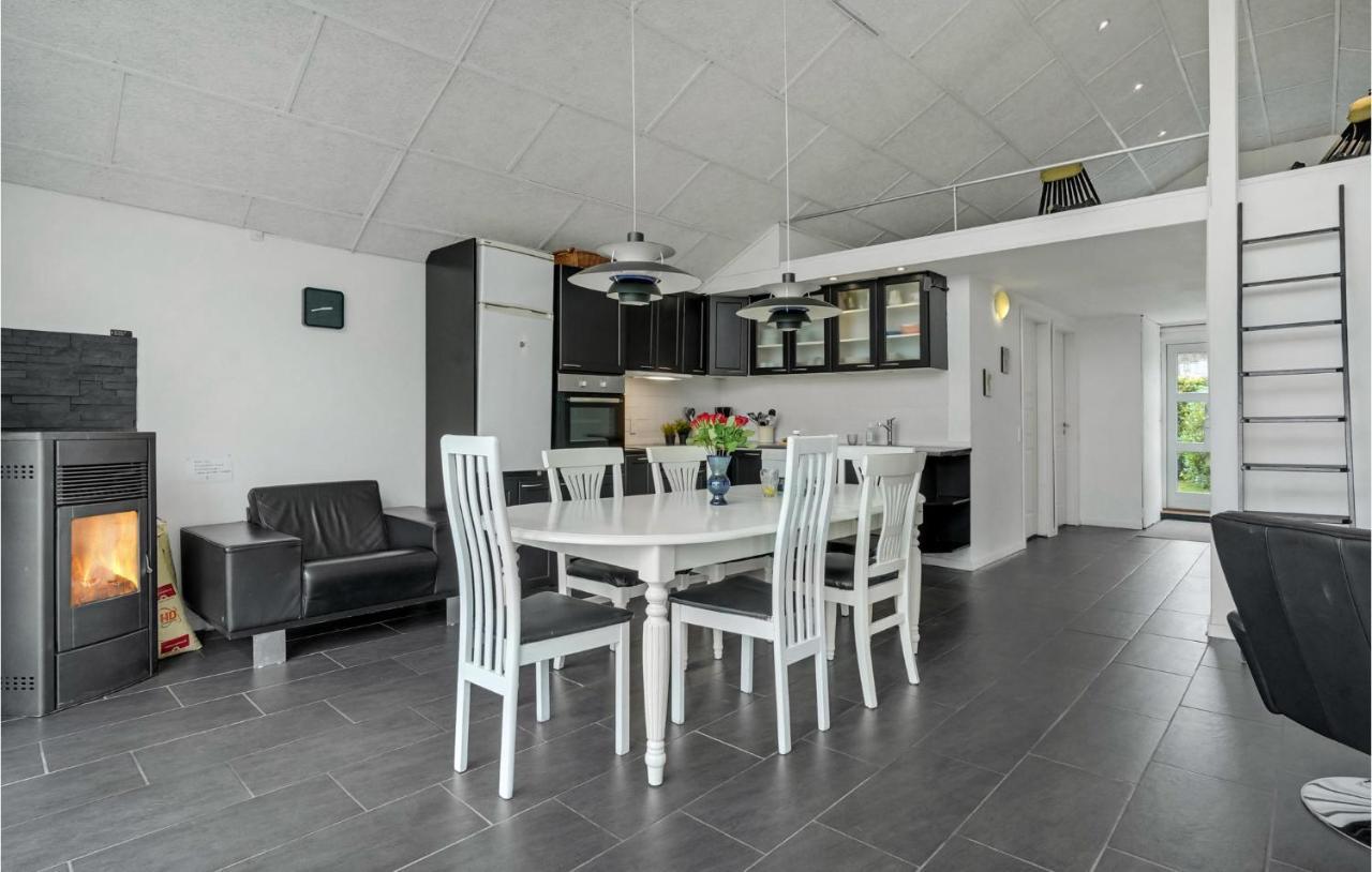 Beautiful Home In Borkop With Kitchen Exterior foto